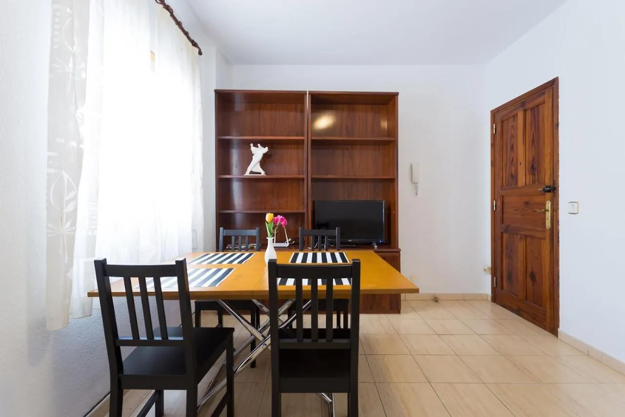 Live Santa Cruz La Salle Apartment